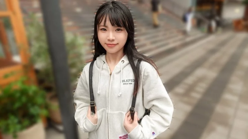 SIRO-5650 레이와 시대의 섹스를 목격하라! 유명 테마파크에서 일하는 19세 소녀의 엄청난 성욕과 매력적인 성격! 발그레한 얼굴도 너무 귀여워! 그녀의 미친 듯이 민감한 성감대는?