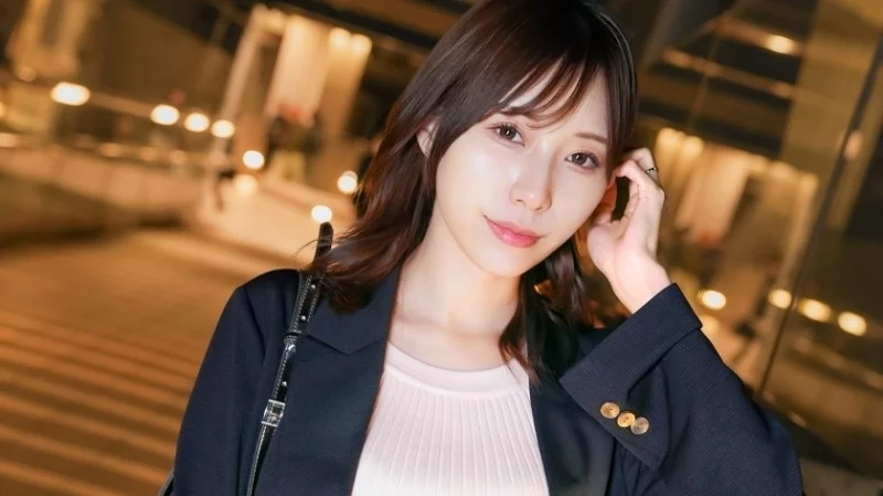 SIRO-5527 (무삭제 유출) – 성실한 오피스 레이디 카에데, 남편 몰래 은밀한 일을 시작하다. 그녀의 몸을 핥아봐, 모델 출신이 아닌지 의심될 정도니까! 핥아줘! 더 핥아줘! 그리고 뒤에서 거칠게 박아줘